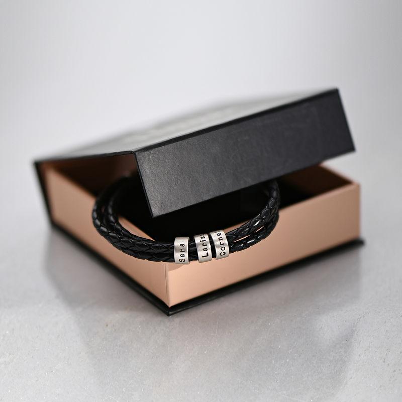 Pulsera de Hombre en Cuero Negro – Personalizable con Acabados en Plateado o Oro 